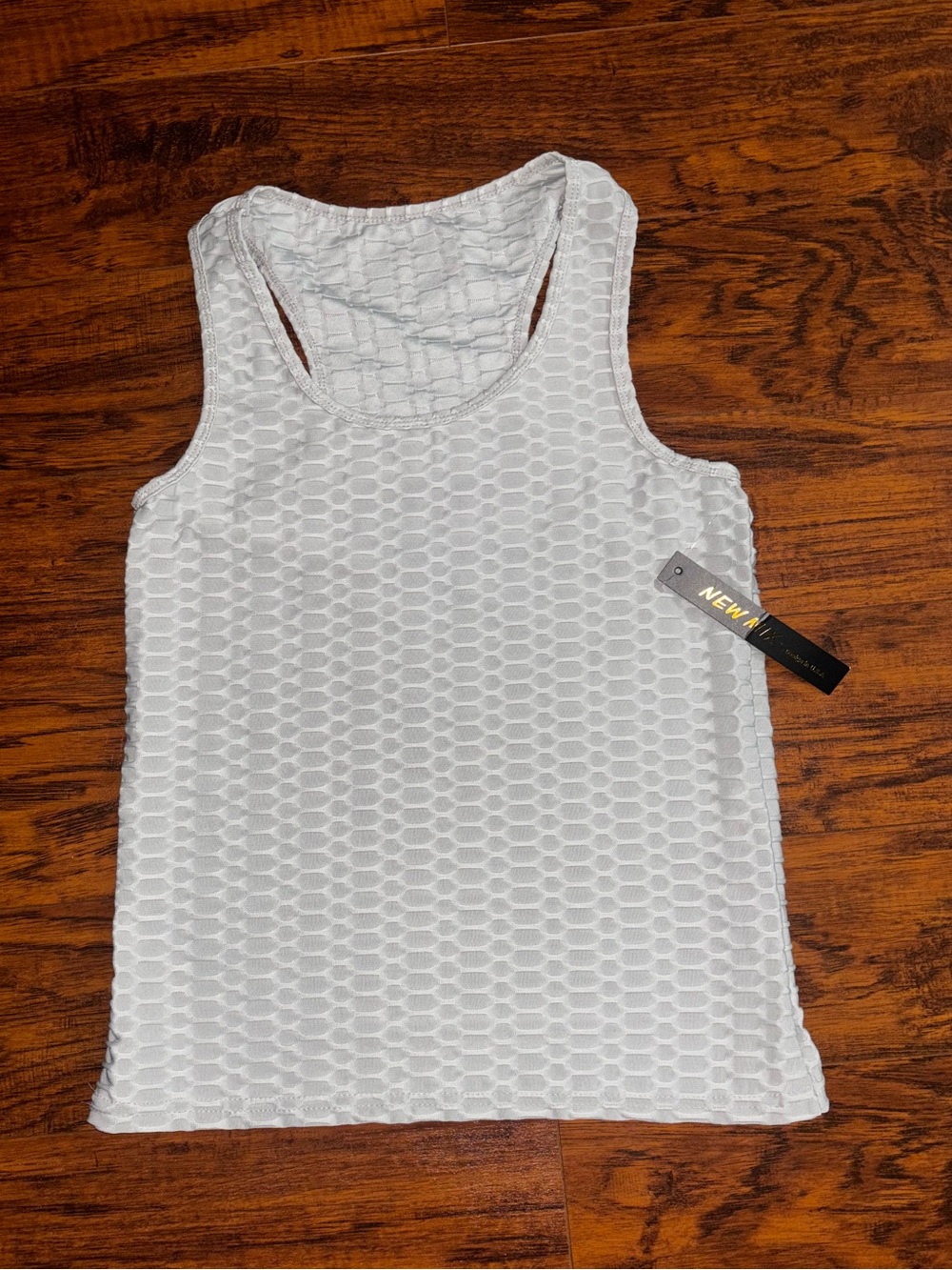 New Mix NWT Honeycomb Textured Racerback Scoop Neck Tank Top Light Gray